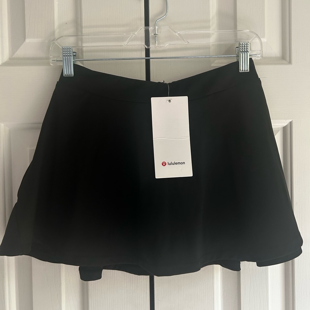 Lululemon black skirt